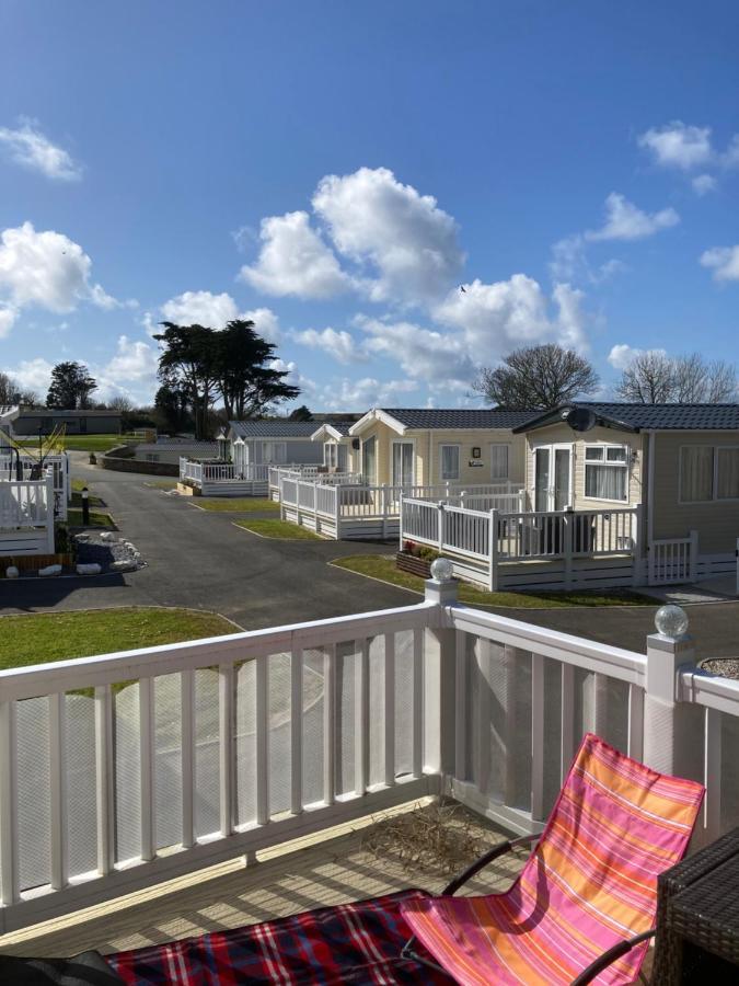 Mollys Retreat Pet Friendly Three Bed Caravan With Small Garden Newquay Bay Resort Quieter Area Of Park Εξωτερικό φωτογραφία