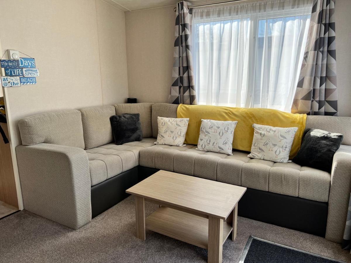 Mollys Retreat Pet Friendly Three Bed Caravan With Small Garden Newquay Bay Resort Quieter Area Of Park Εξωτερικό φωτογραφία
