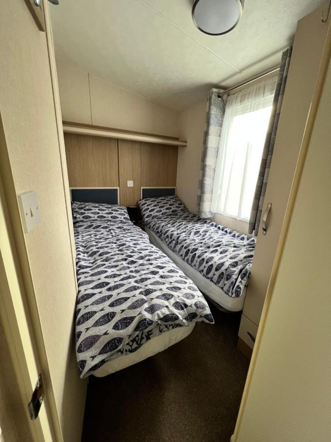 Mollys Retreat Pet Friendly Three Bed Caravan With Small Garden Newquay Bay Resort Quieter Area Of Park Εξωτερικό φωτογραφία