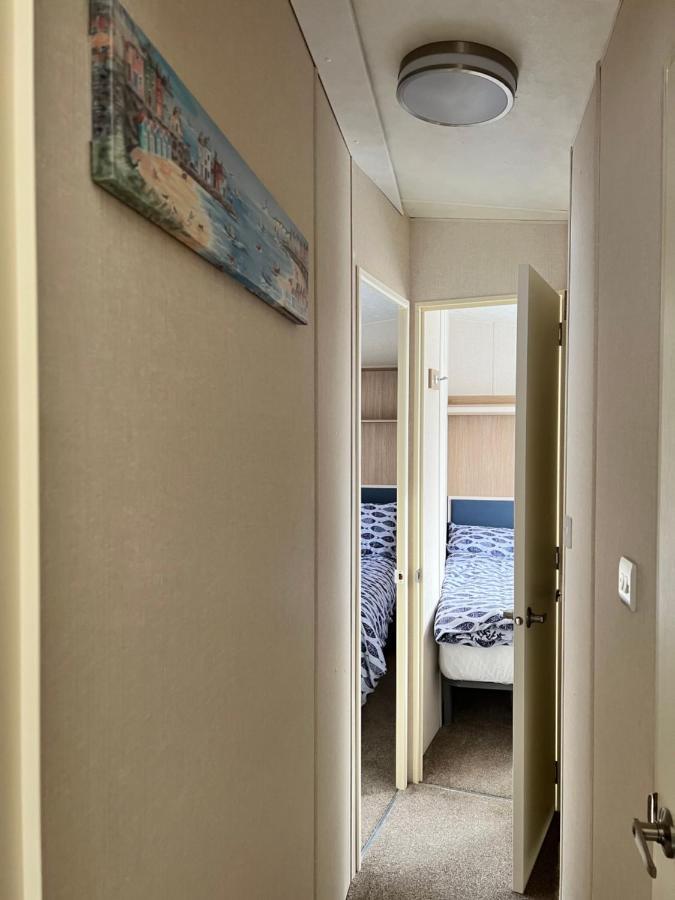 Mollys Retreat Pet Friendly Three Bed Caravan With Small Garden Newquay Bay Resort Quieter Area Of Park Εξωτερικό φωτογραφία