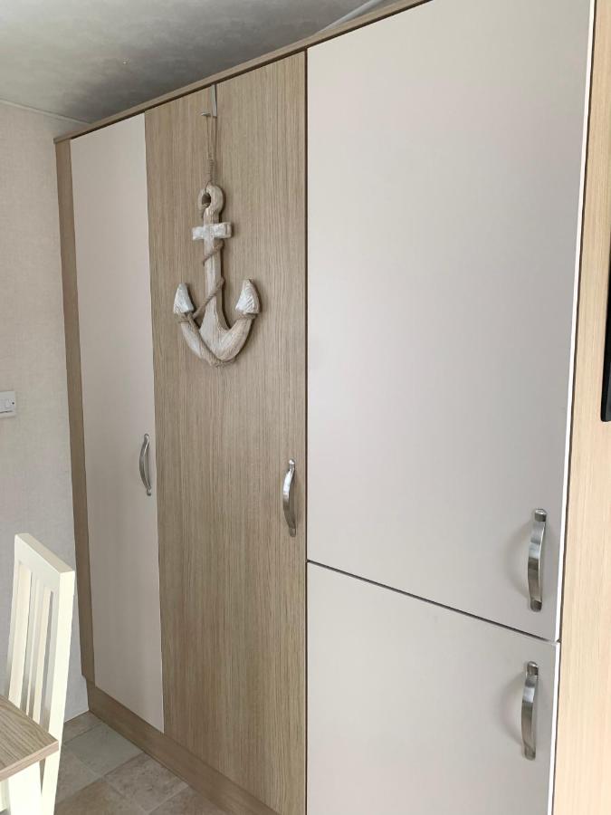 Mollys Retreat Pet Friendly Three Bed Caravan With Small Garden Newquay Bay Resort Quieter Area Of Park Εξωτερικό φωτογραφία
