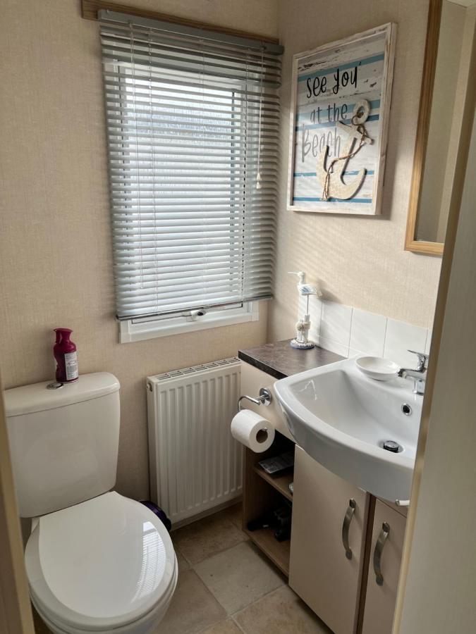 Mollys Retreat Pet Friendly Three Bed Caravan With Small Garden Newquay Bay Resort Quieter Area Of Park Εξωτερικό φωτογραφία