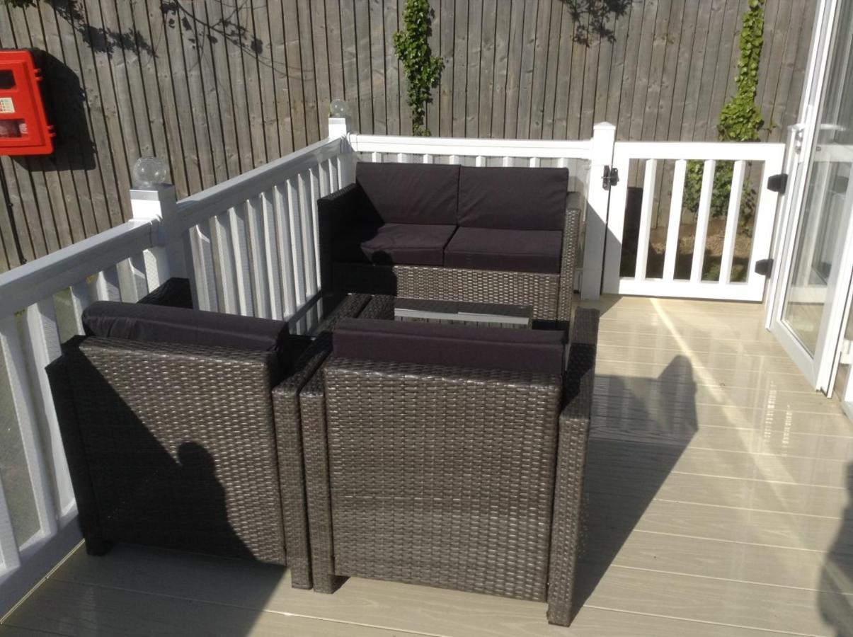 Mollys Retreat Pet Friendly Three Bed Caravan With Small Garden Newquay Bay Resort Quieter Area Of Park Εξωτερικό φωτογραφία