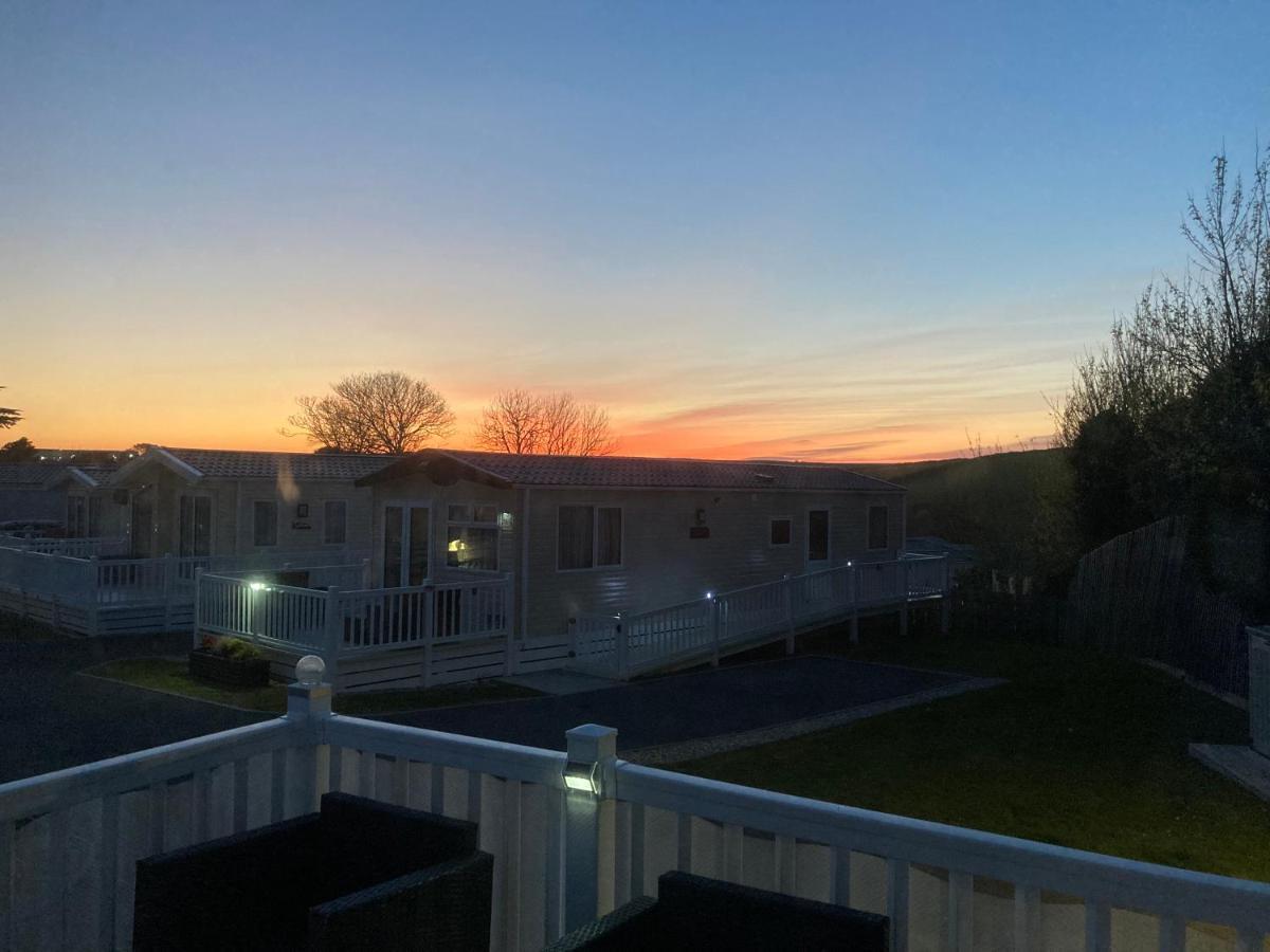 Mollys Retreat Pet Friendly Three Bed Caravan With Small Garden Newquay Bay Resort Quieter Area Of Park Εξωτερικό φωτογραφία