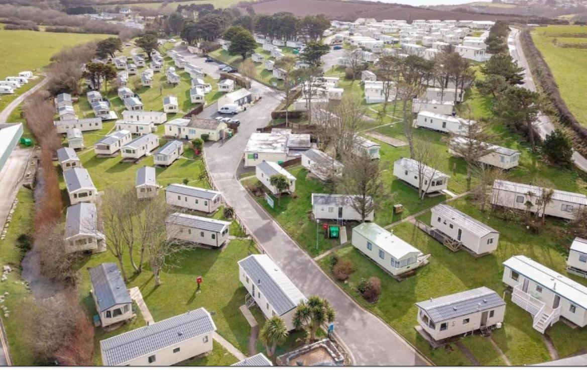 Mollys Retreat Pet Friendly Three Bed Caravan With Small Garden Newquay Bay Resort Quieter Area Of Park Εξωτερικό φωτογραφία