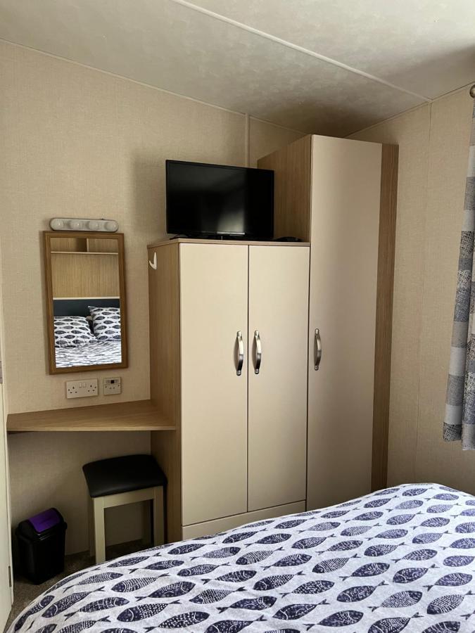 Mollys Retreat Pet Friendly Three Bed Caravan With Small Garden Newquay Bay Resort Quieter Area Of Park Εξωτερικό φωτογραφία